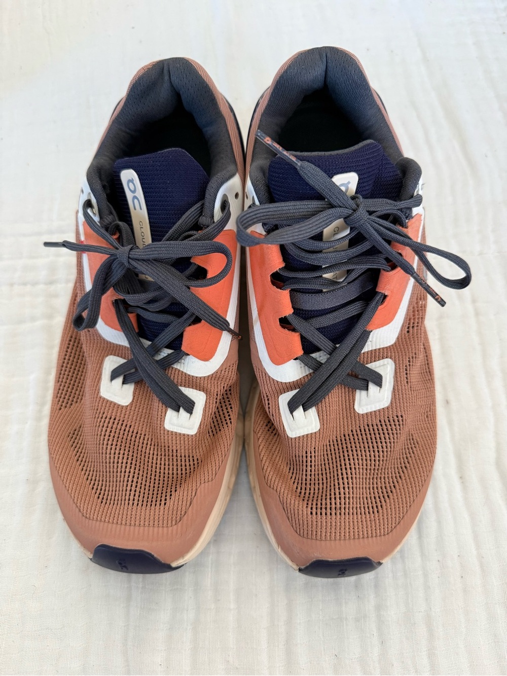 On Running Cloudstratus Size 8 - Picture 2 of 9